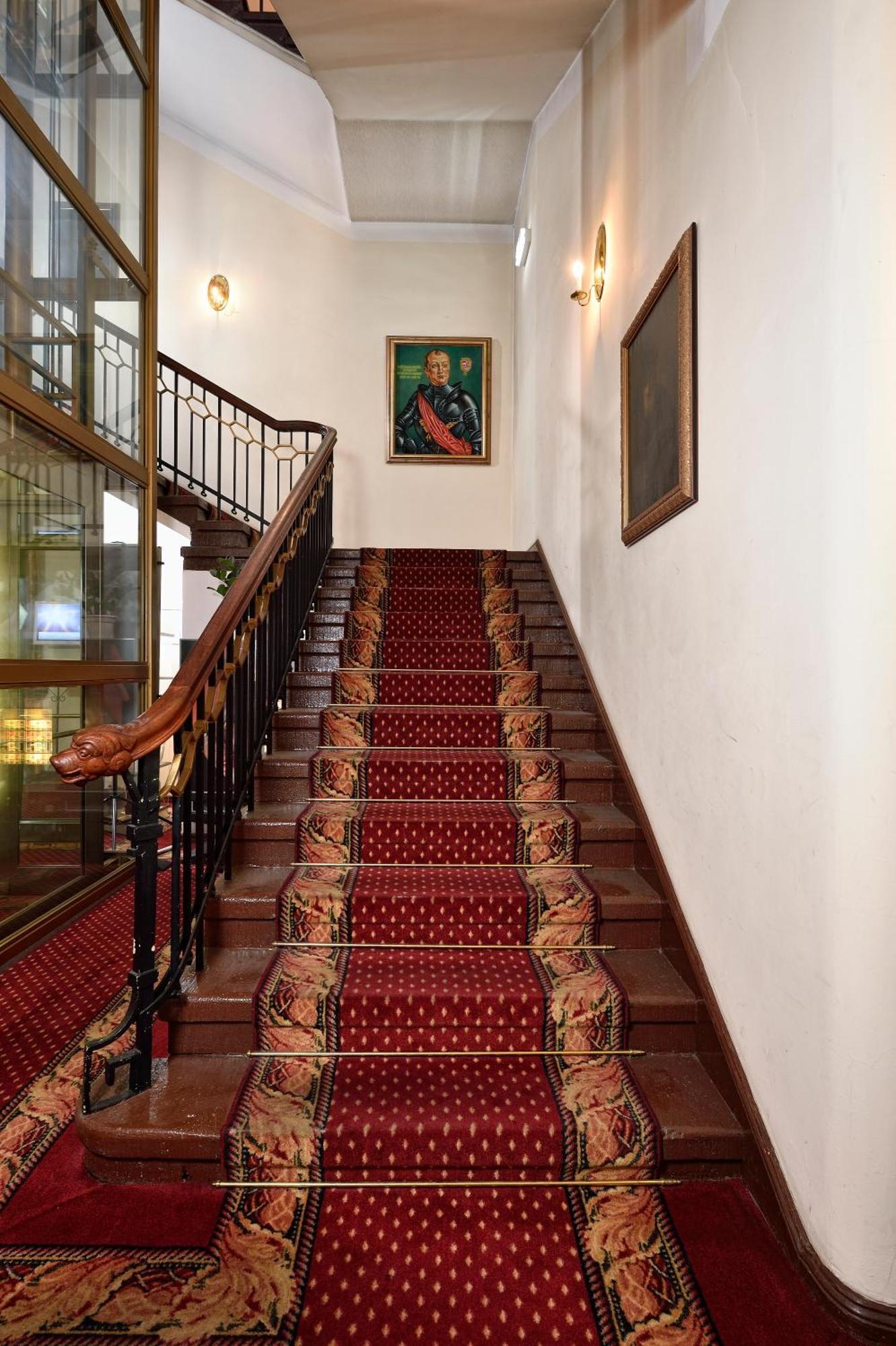 Hotel Graf Von Mansfeld Лютерштадт-Айслебен Экстерьер фото
