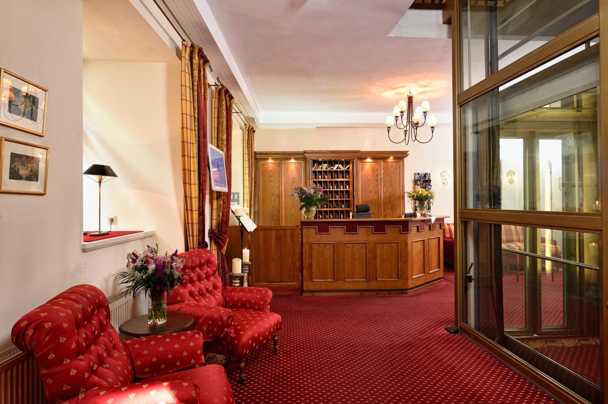 Hotel Graf Von Mansfeld Лютерштадт-Айслебен Экстерьер фото