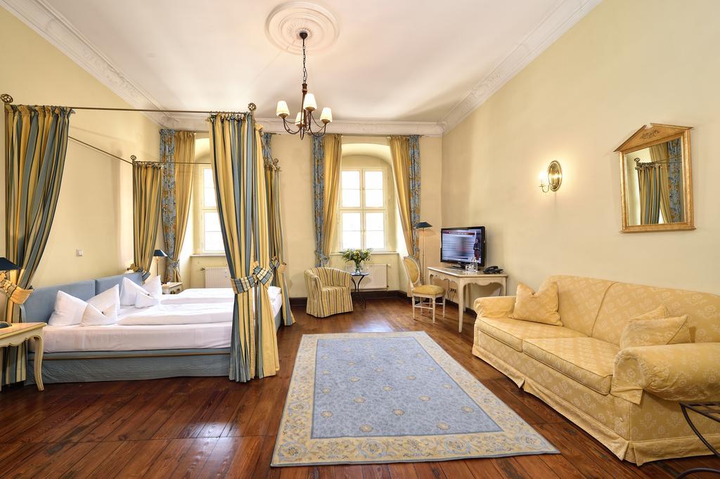 Hotel Graf Von Mansfeld Лютерштадт-Айслебен Экстерьер фото