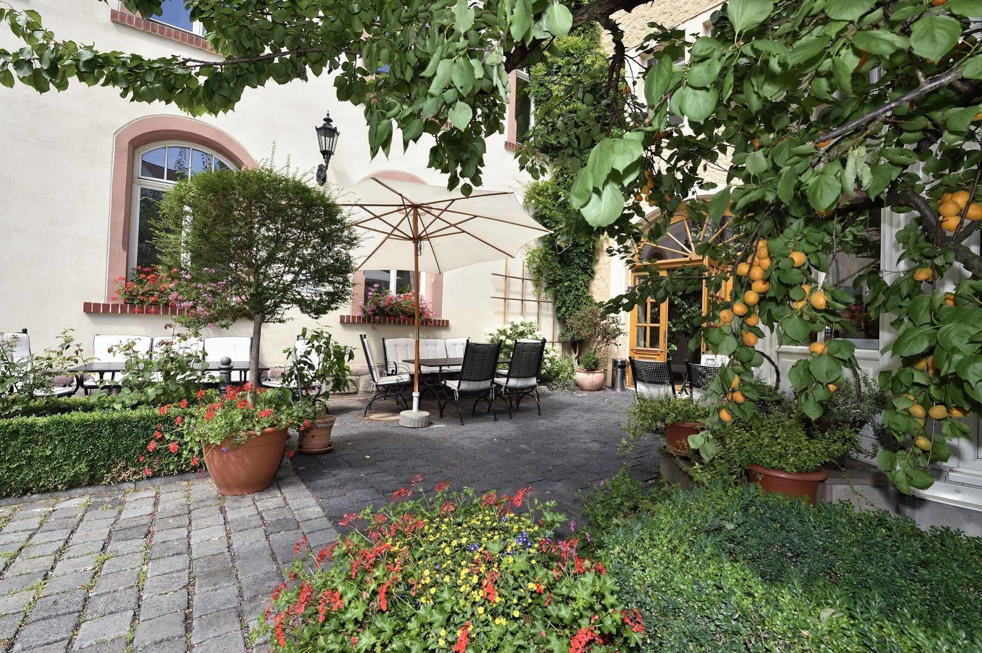 Hotel Graf Von Mansfeld Лютерштадт-Айслебен Экстерьер фото
