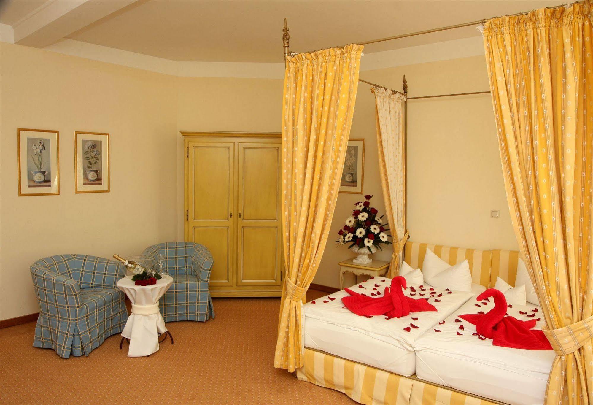 Hotel Graf Von Mansfeld Лютерштадт-Айслебен Экстерьер фото