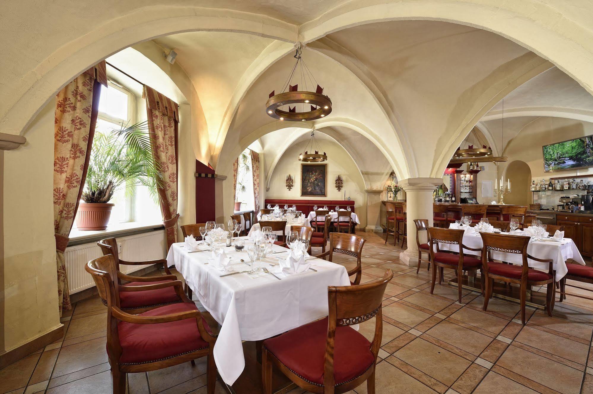Hotel Graf Von Mansfeld Лютерштадт-Айслебен Экстерьер фото